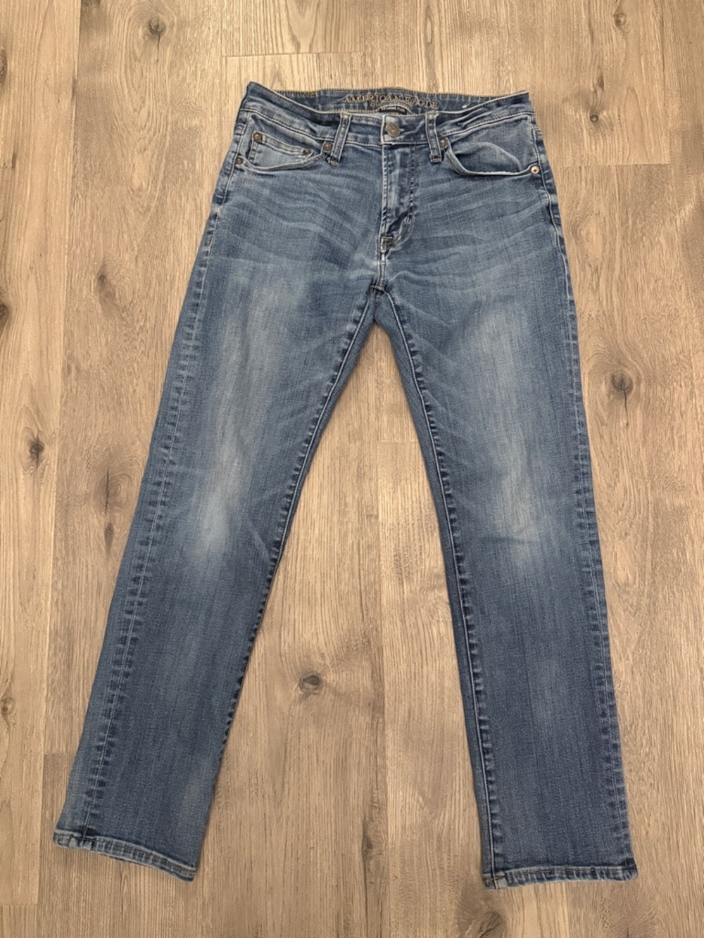 American Eagle Outfitters Slim Straight Men's Jeans in Faded Blue